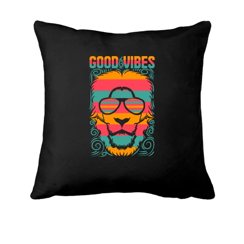 Подушка с надписью "Good vibes" и львом