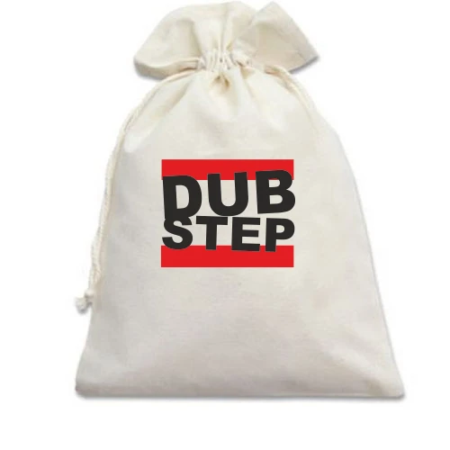 Подарочный мешочек с надписью DUB STEP на фоне двух красных горизонтальных полос