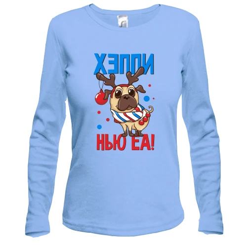 Жіночий лонгслів із мопсом в оленячих рогах та написом «Хеппі нью еа!»
