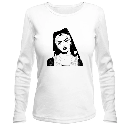 Женский лонгслив Nun with black eyes