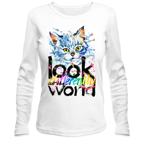 Жіночий лонгслів з кошеням Look differently at the world