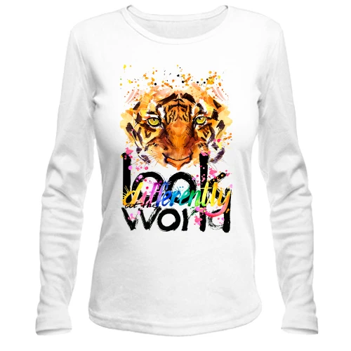 Жіночий лонгслів Look at the world differently з тигром