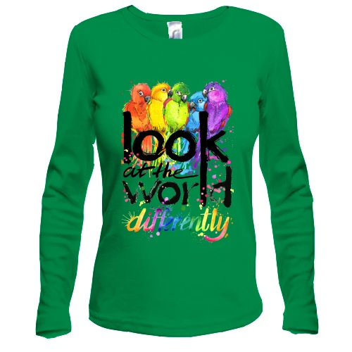Женский лонгслив, зеленый, с попугаями "Look at the world differentty"
