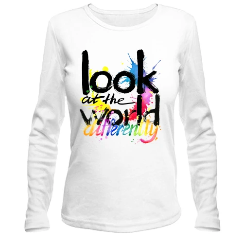 Женский лонгслив, белый, с кляксами "Look at the world differentty"