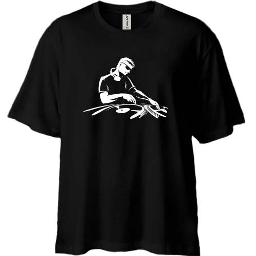 Футболка двунитка Oversize Dj в работе