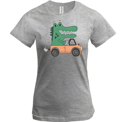 Женская футболка Crocodile in the car