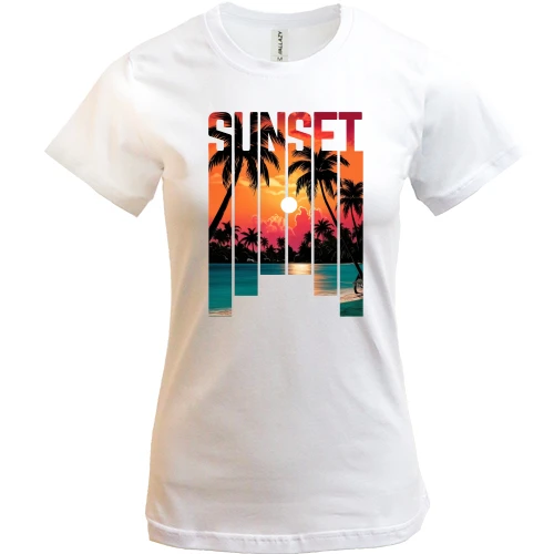 Жіноча футболка із тропічним пейзажем у смугах та написом «SUNSET»
